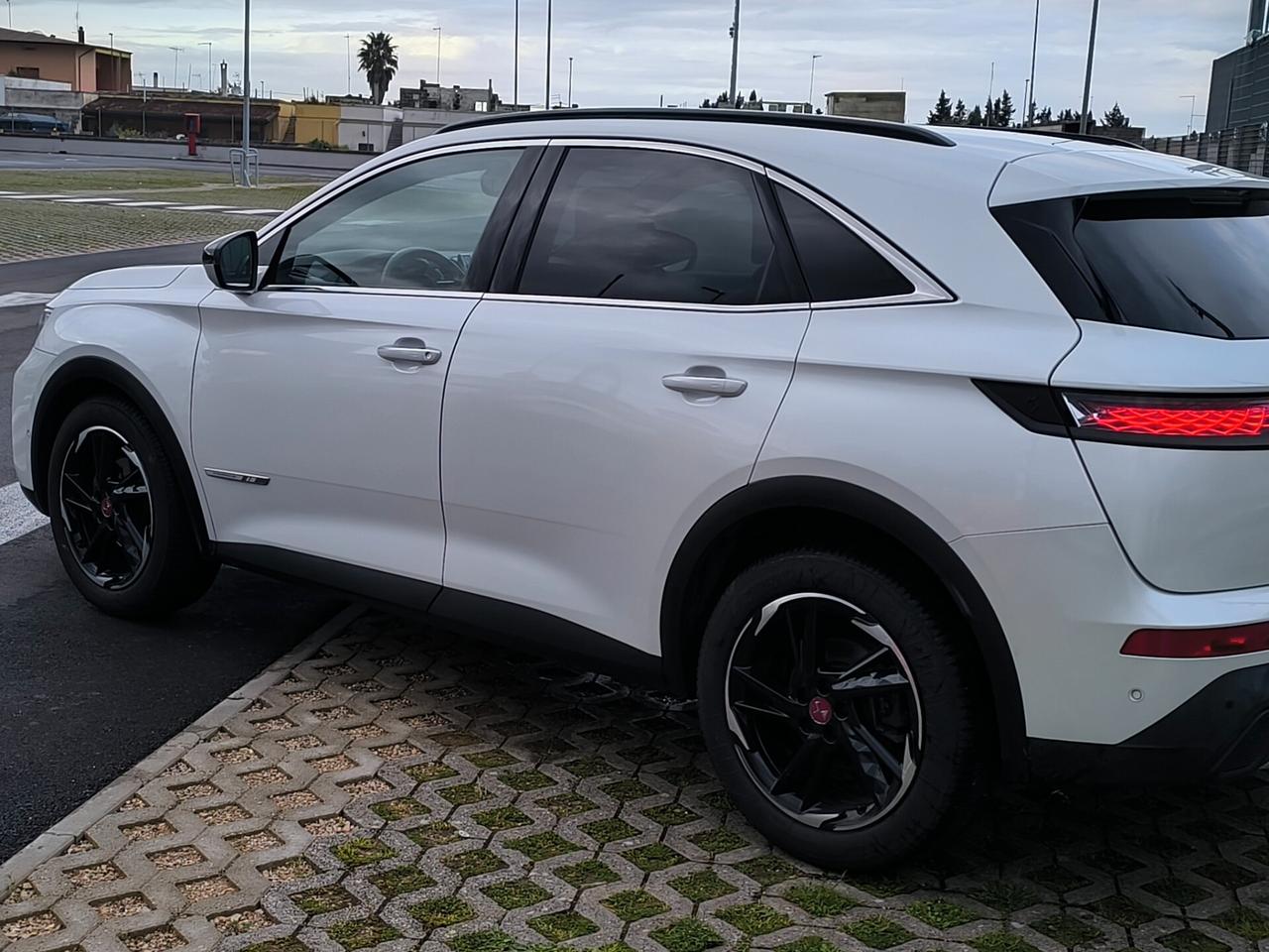 DS 7 PERFORMANCE LINE++1.5 HDI FULL LED/NAV/ TETTO