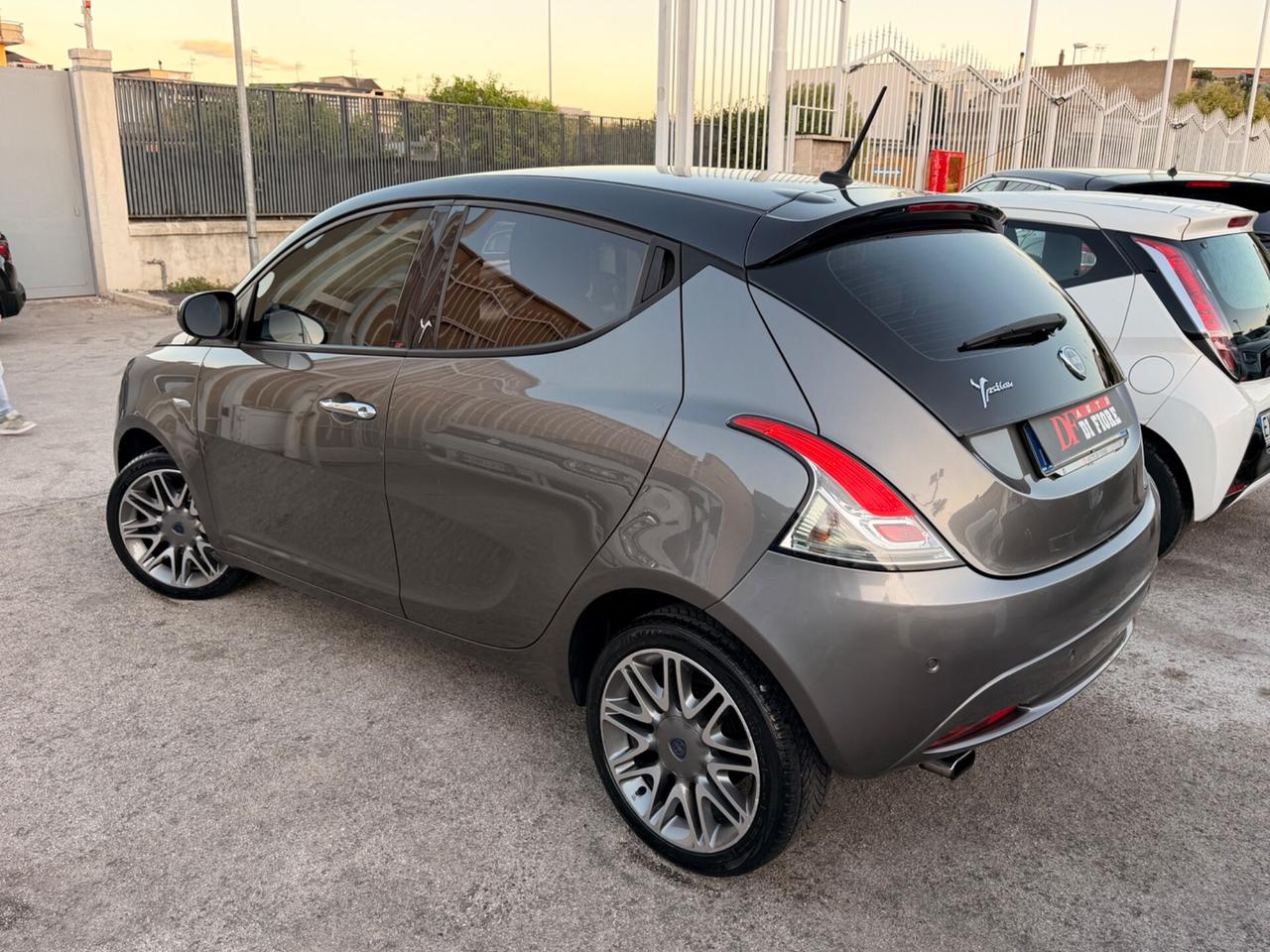 Lancia Ypsilon 1.3 MJT 95Cv PLATINUM IPER FULL