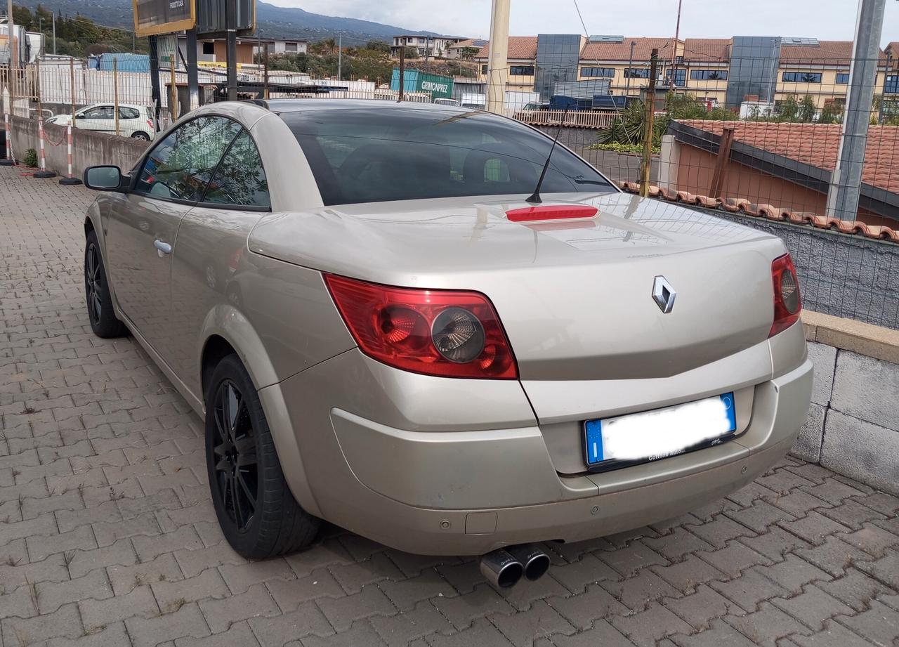 Renault Megane Mégane C-C 1.9 dCi/130CV Confort Authentique