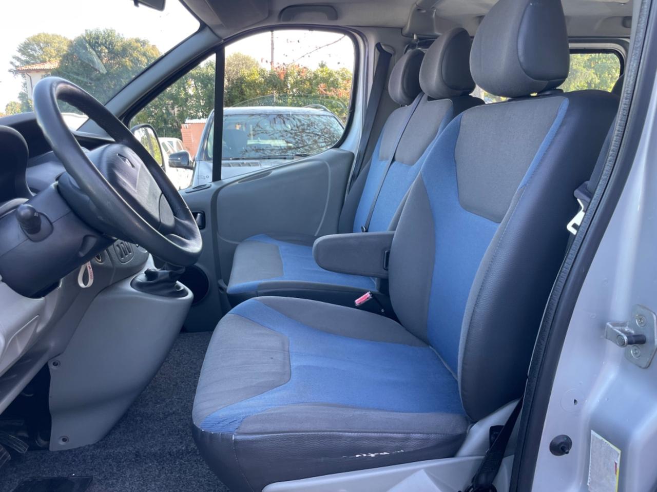 Renault Trafic T27 2.0 dCi/115 PC-TN Passenger Limousine DPF