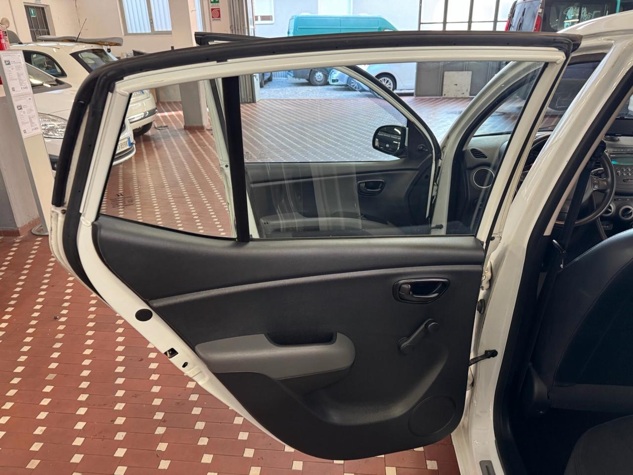 Hyundai i10 1.0 12V Fiorucci Soft Top - IDEAL PER NEOPATENTATI