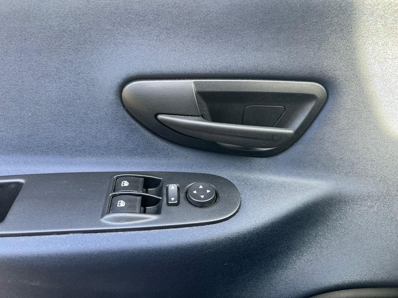 Lancia Ypsilon 1.0 FireFly MHEV Gold