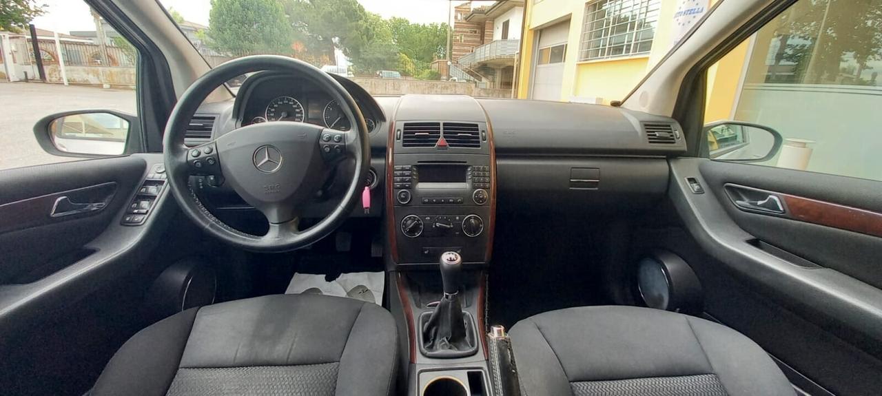 Mercedes-Benz Classe A 150 All. Elegance Benzina cc. 1.5 CV. 95 Cambio Manuale 5 Porte 5 Posti Utilizzabile anche per i Neopatentati.