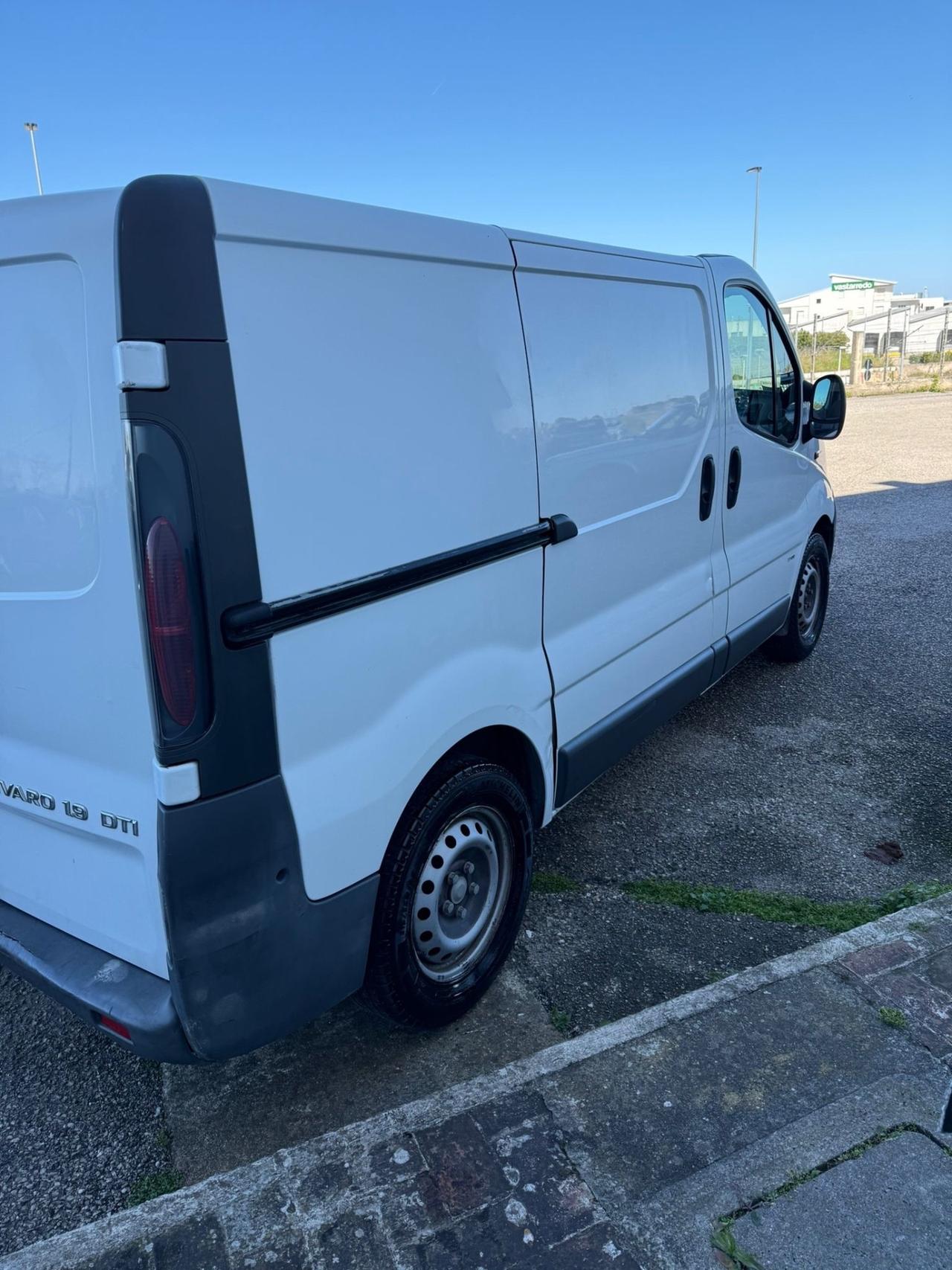Opel Vivaro 27 1.9 -AUTOCARRO 3 POSTI