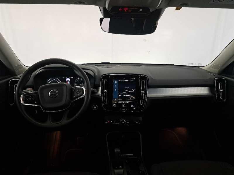 VOLVO XC40 D3 Geartronic Momentum Pro