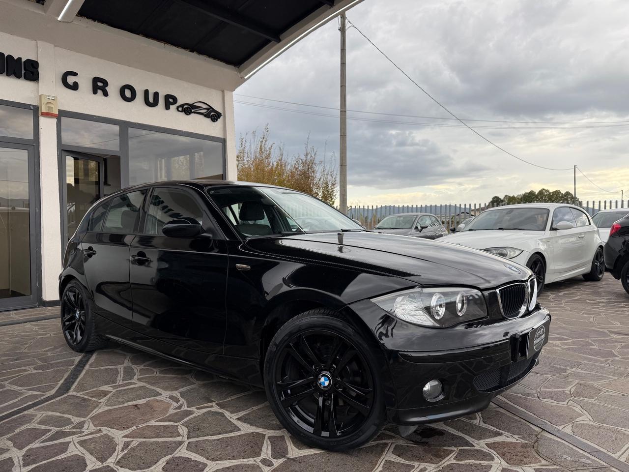 BMW 116i Futura 116cv Total Black okneopatentati