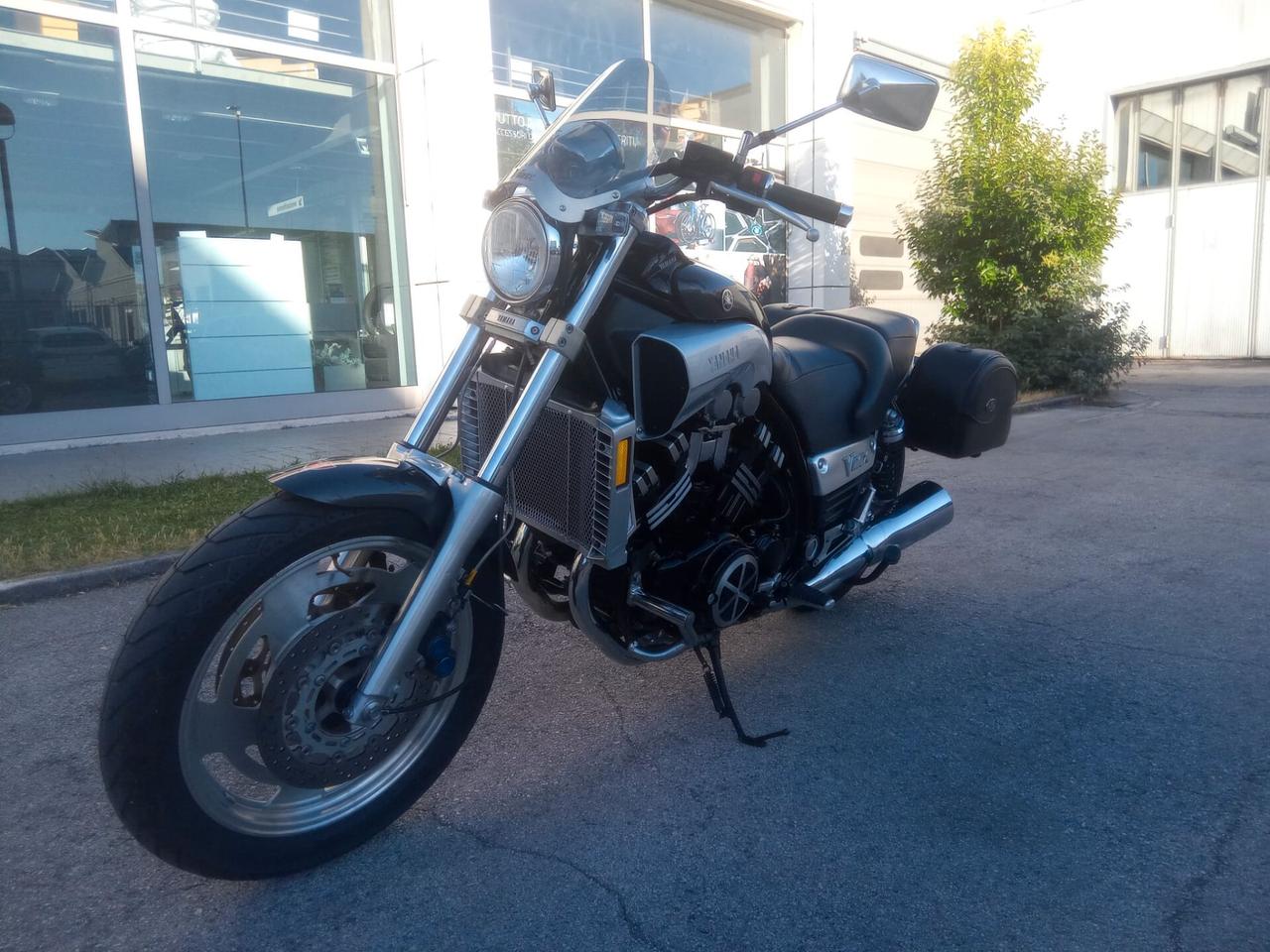 Yamaha VMAX 1200