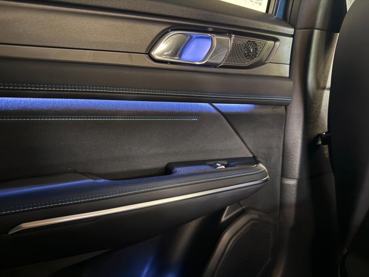 Lynk&co 01 PHEV More