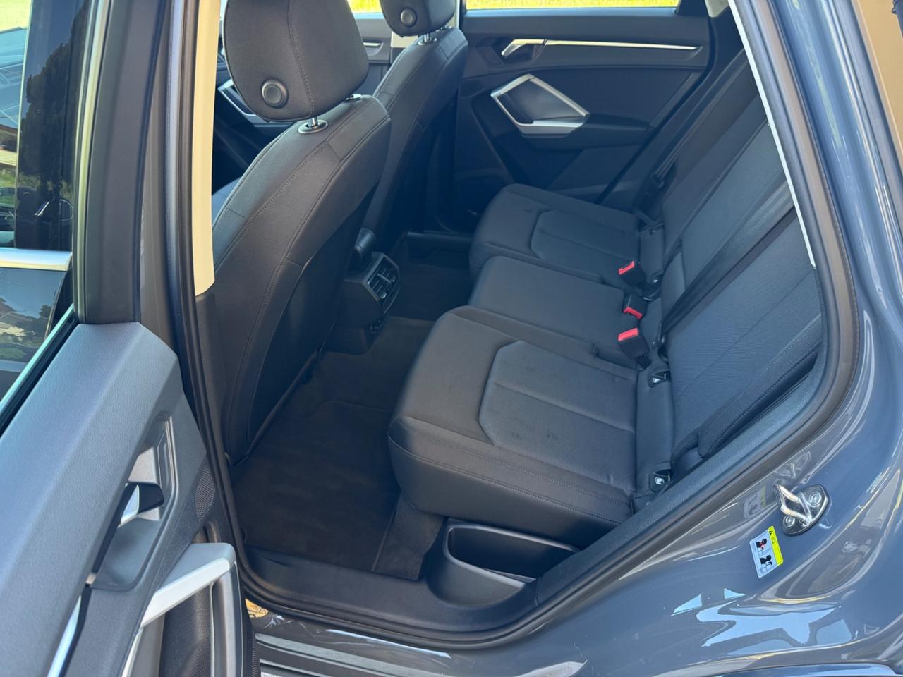 Audi Q3 35 TDI S tronic Advanced (Retrocamera)