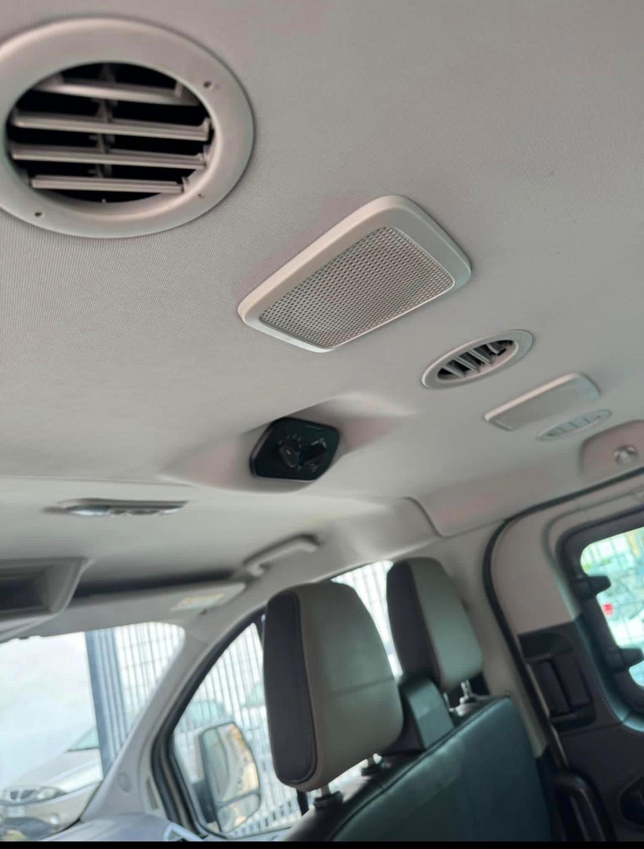 Ford Tourneo Custom 300 2.2 TDCi 155CV PL Titanium