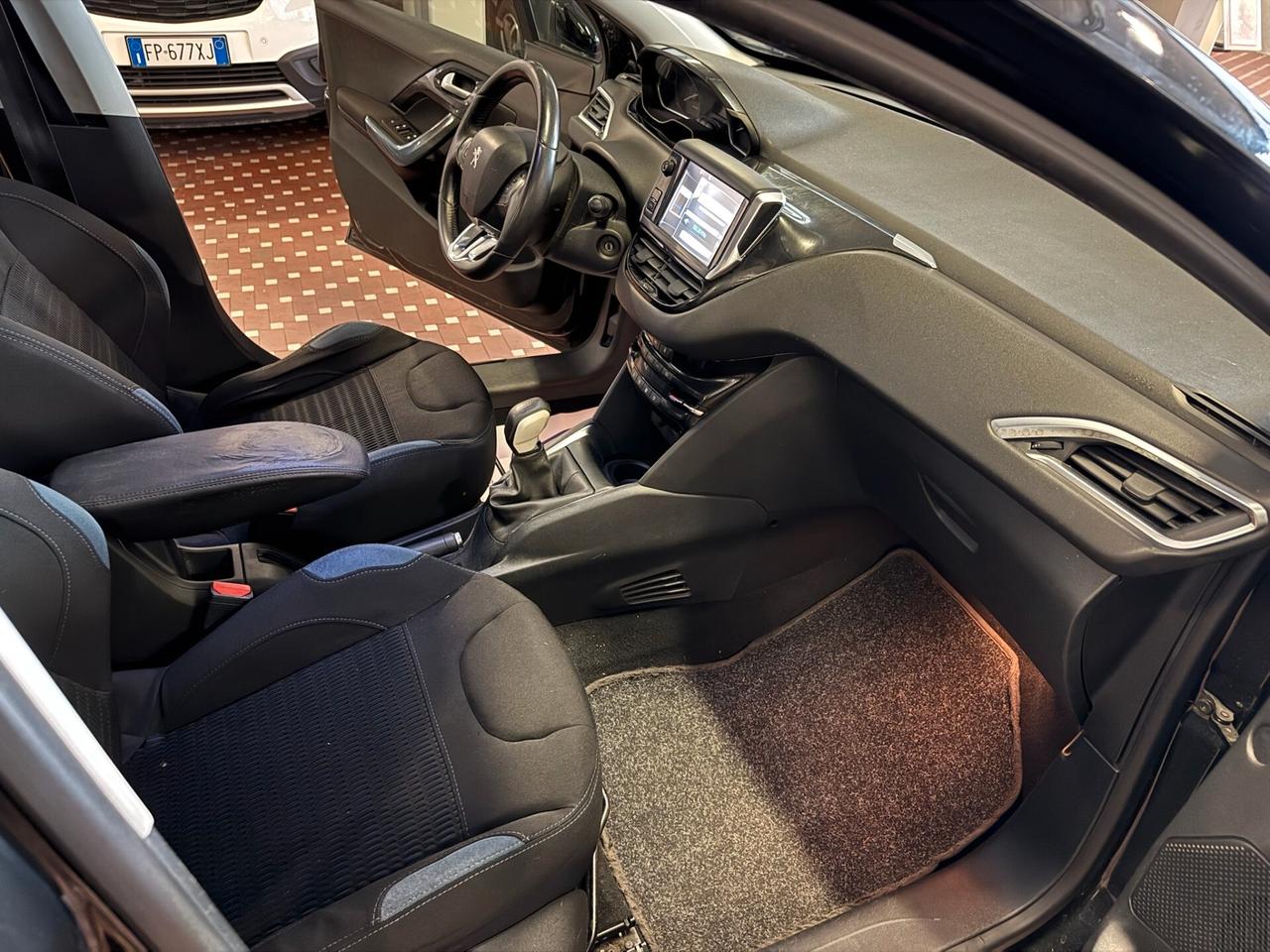 Peugeot 208 1.2 VTi 82 CV 5 porte Allure - IDEALE PER NEOPATENTATI