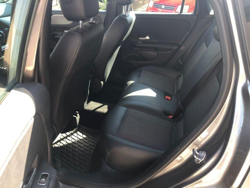 Mercedes-Benz GLA 200d Automatic 2022