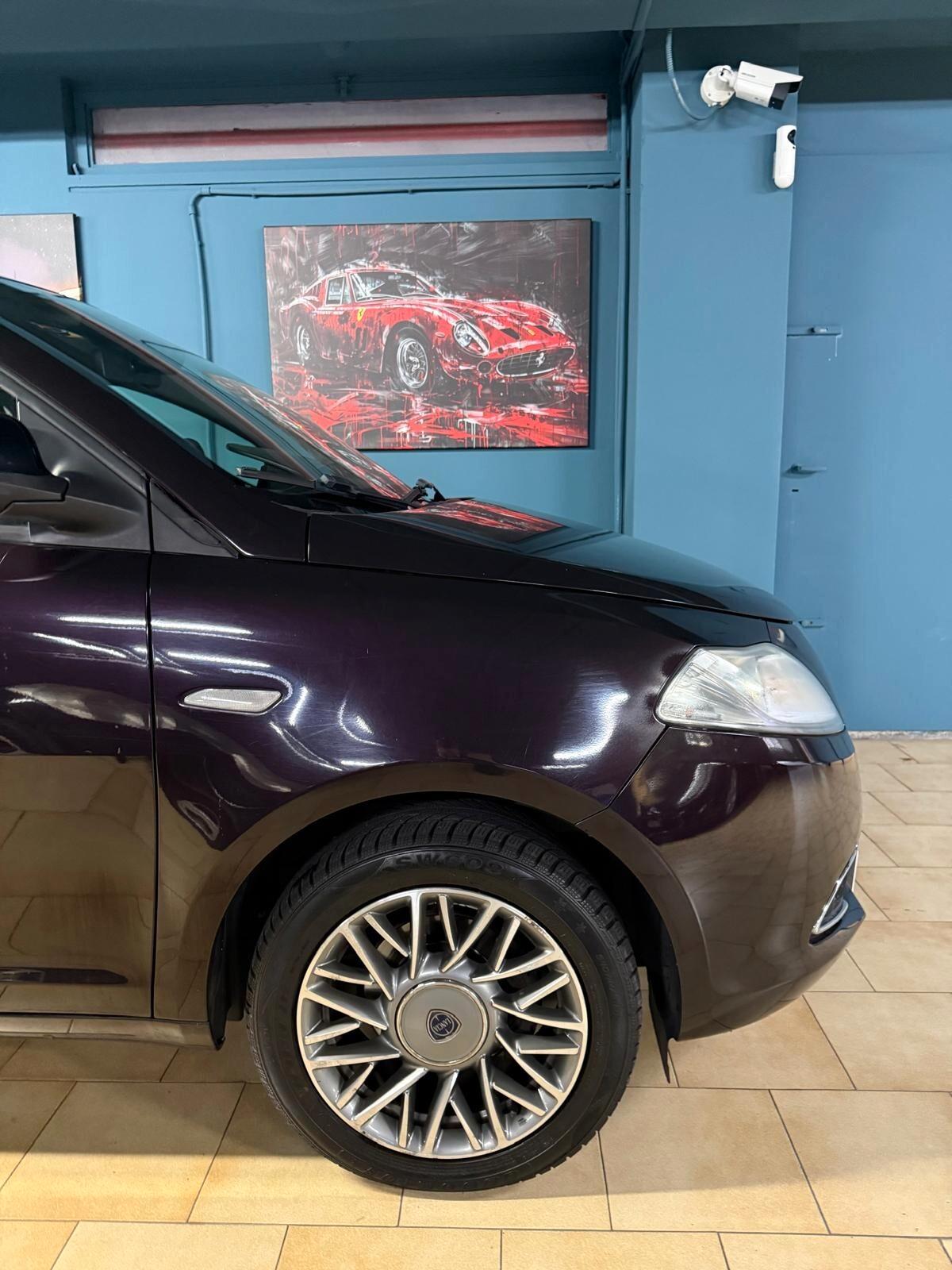 Lancia Ypsilon 1.2 69 CV 5 porte