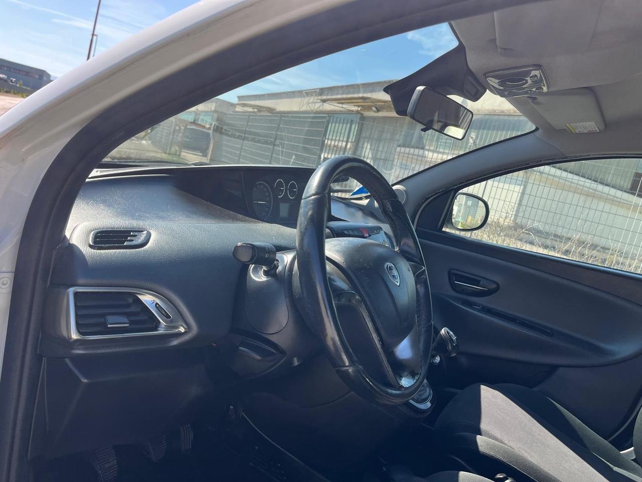 Lancia Ypsilon Platinum 110000 KM GARANZIA 12 m LEGGERE)