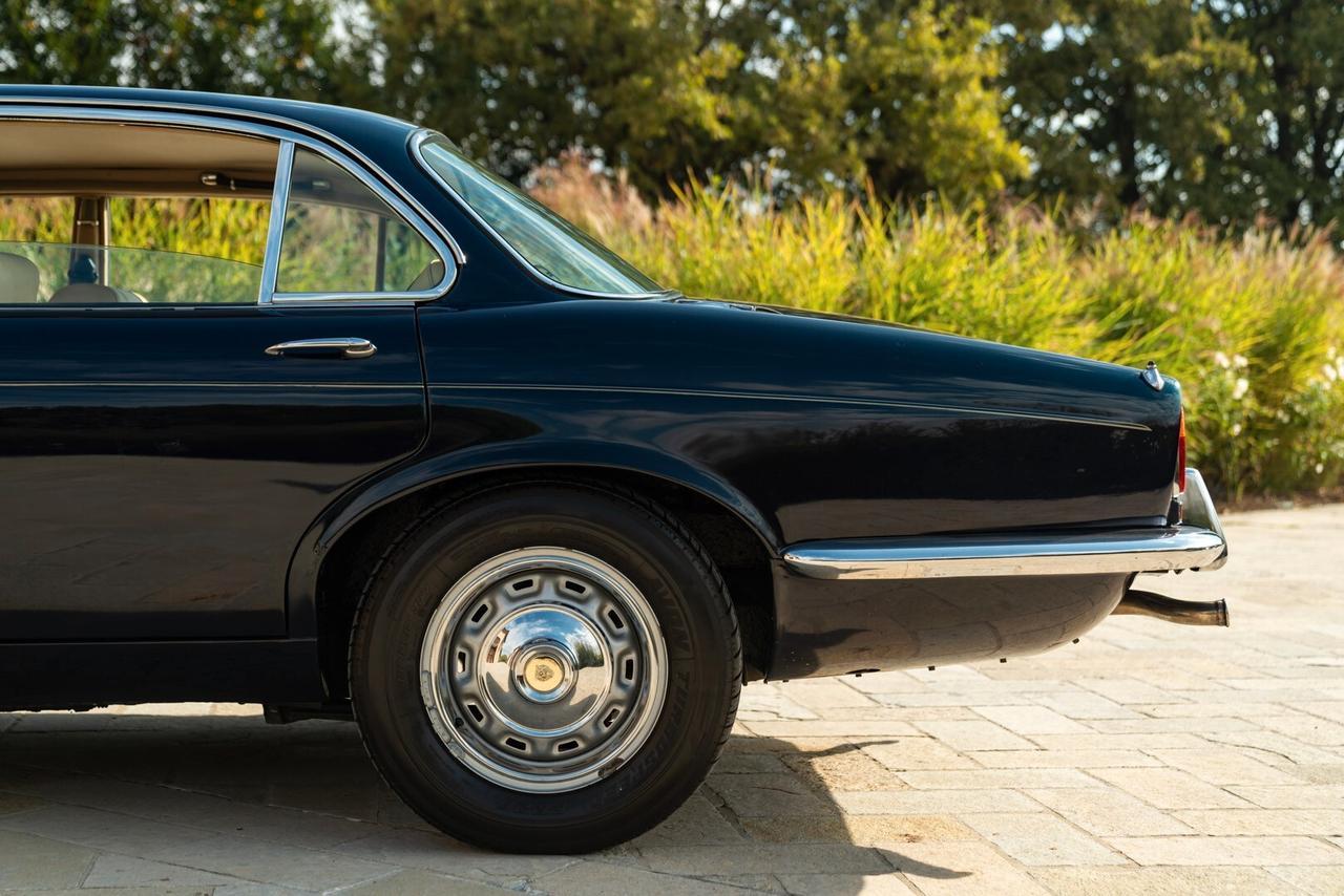 Jaguar XJ 4.2 - JAG00070