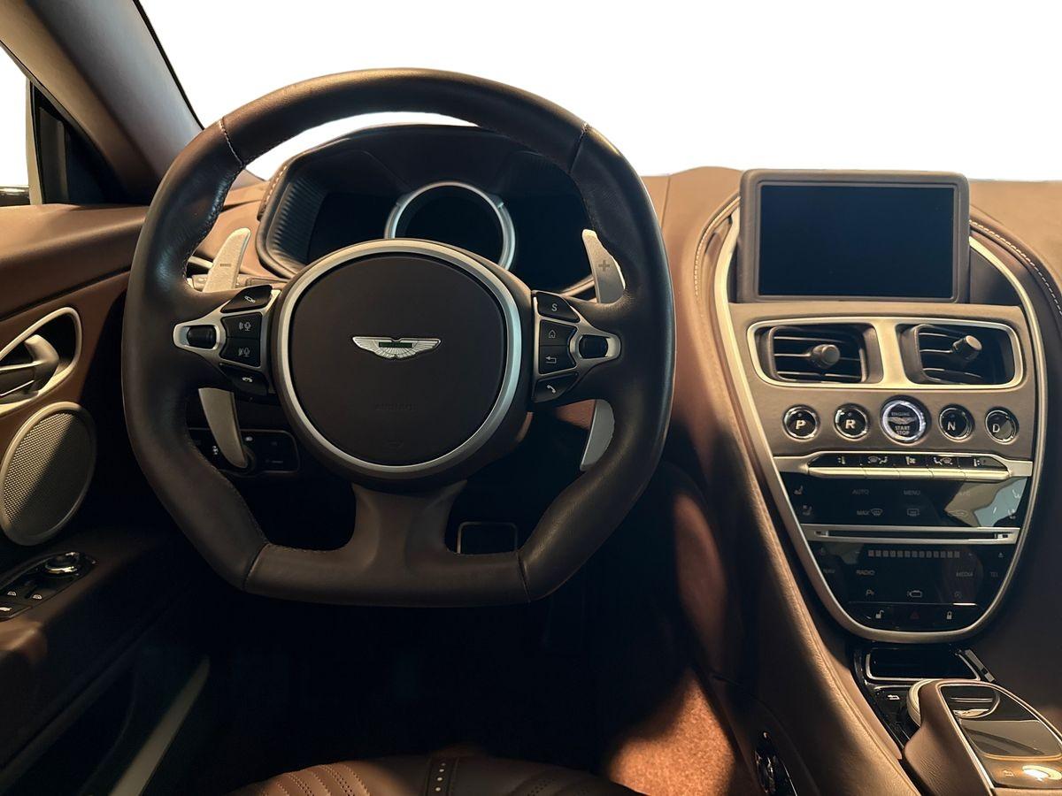 ASTON MARTIN DB11 Coupe 4.0 V8 auto
