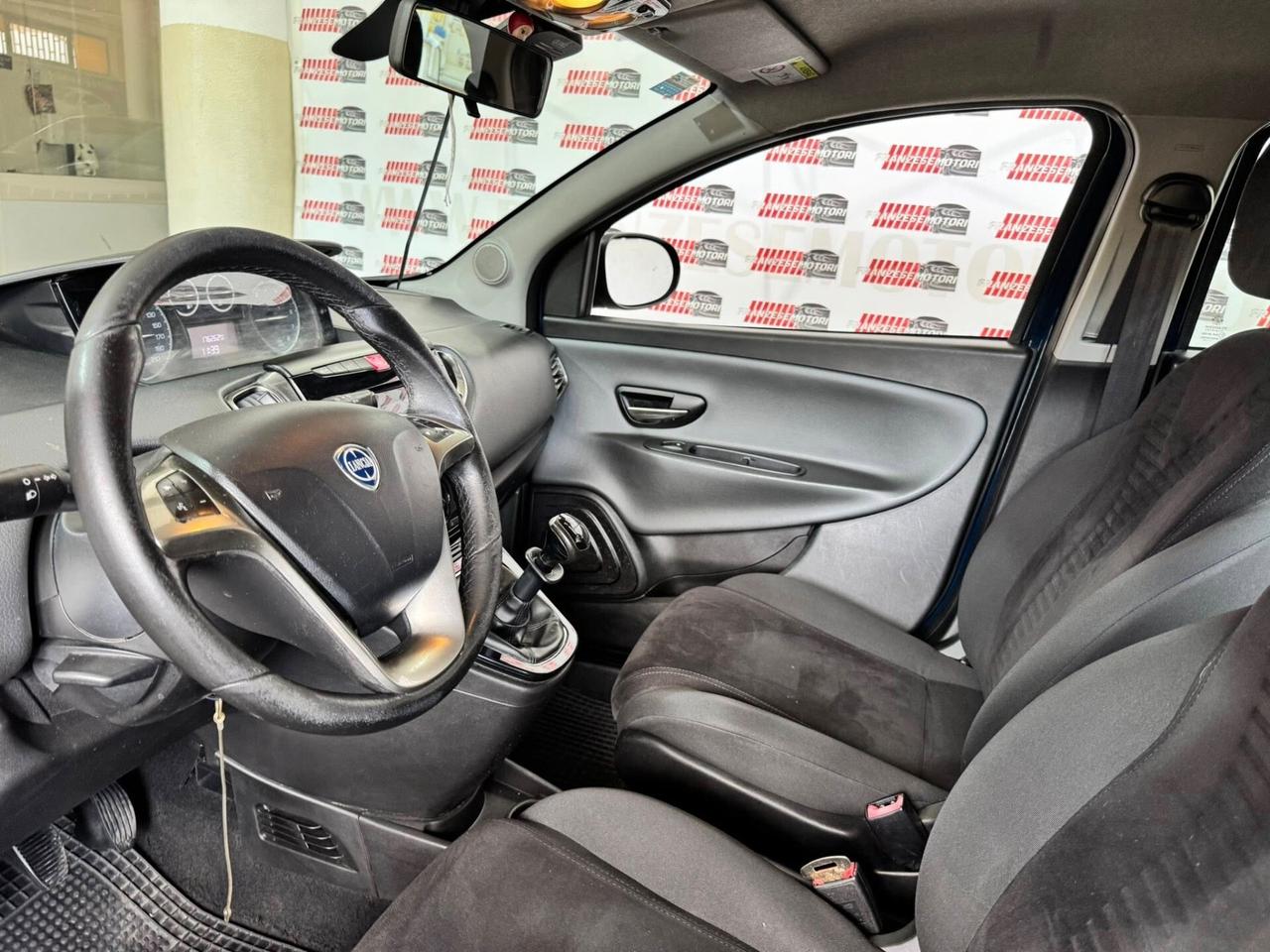 Lancia Ypsilon 1.2 69 CV 5 porte GPL Ecochic 30th Anniversary
