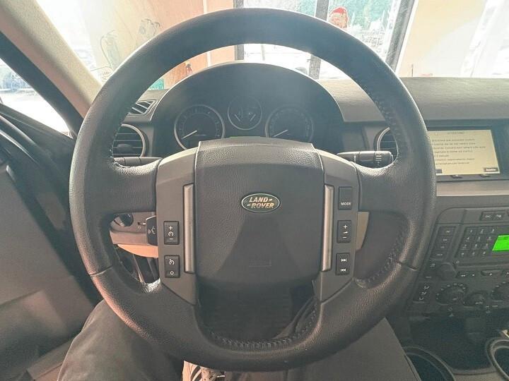 LAND ROVER DISCOVERY 3 CAMBIO AUT. 4X4 POSTI 7 DIESEL 2700 CV 190 Km 155.328 Certificati