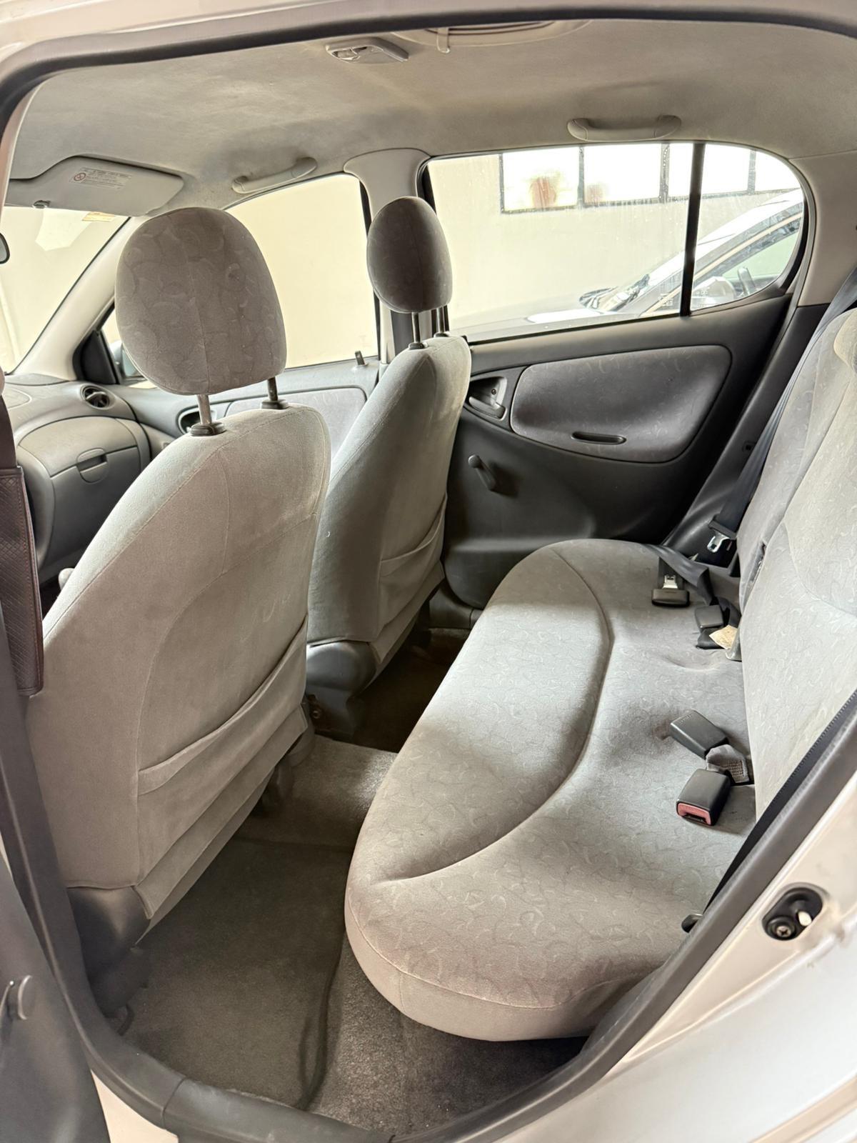 Toyota Yaris 1.0i 16V cat 5 porte