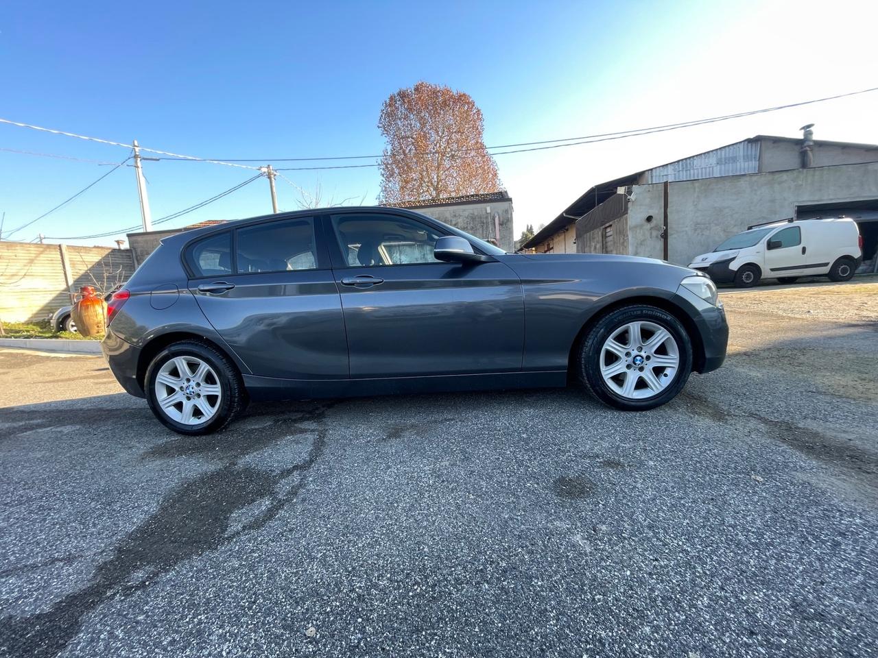 Bmw 116 120d 5p. Urban
