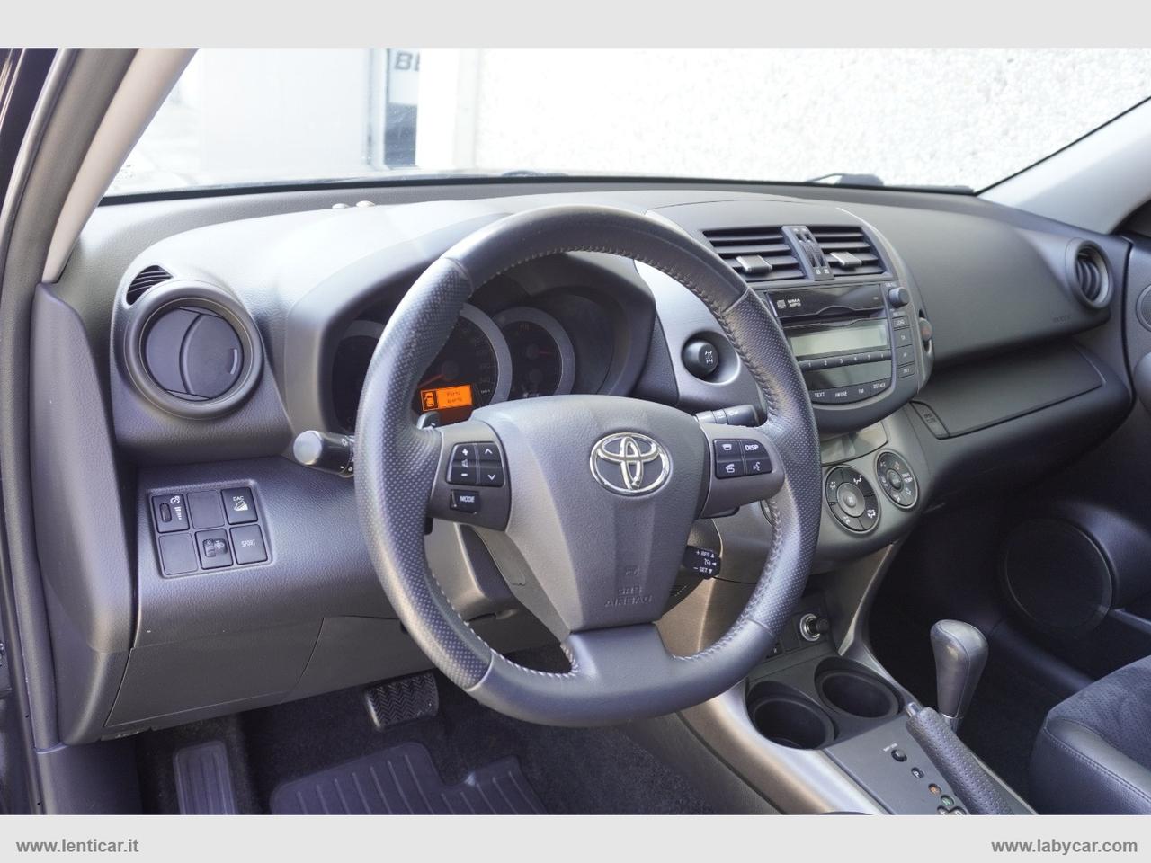 TOYOTA RAV4 Crossover 2.2 D-Cat A/T 150CV Exec.