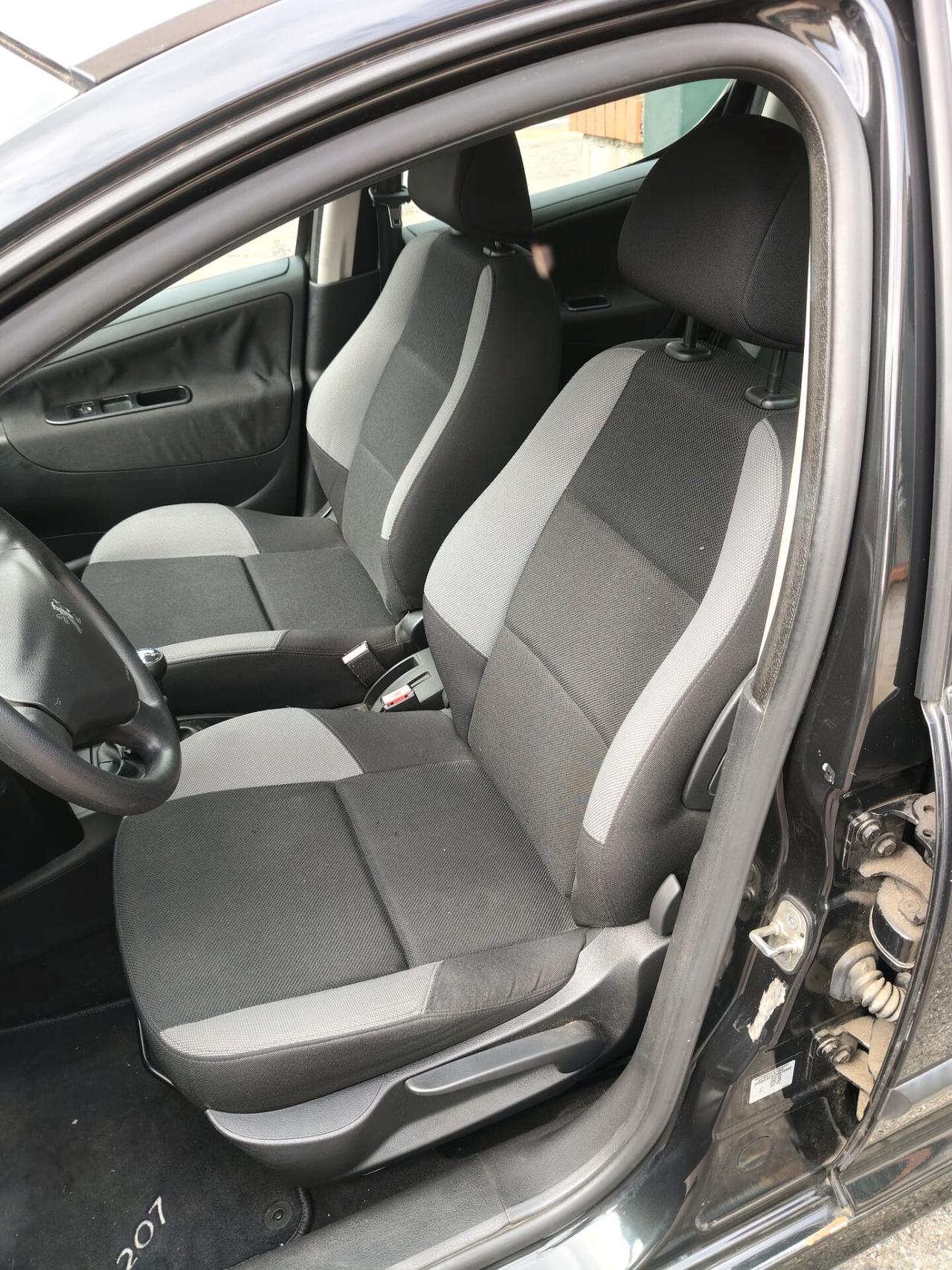 Peugeot 207 1.4 8V 75CV 5p. X Line