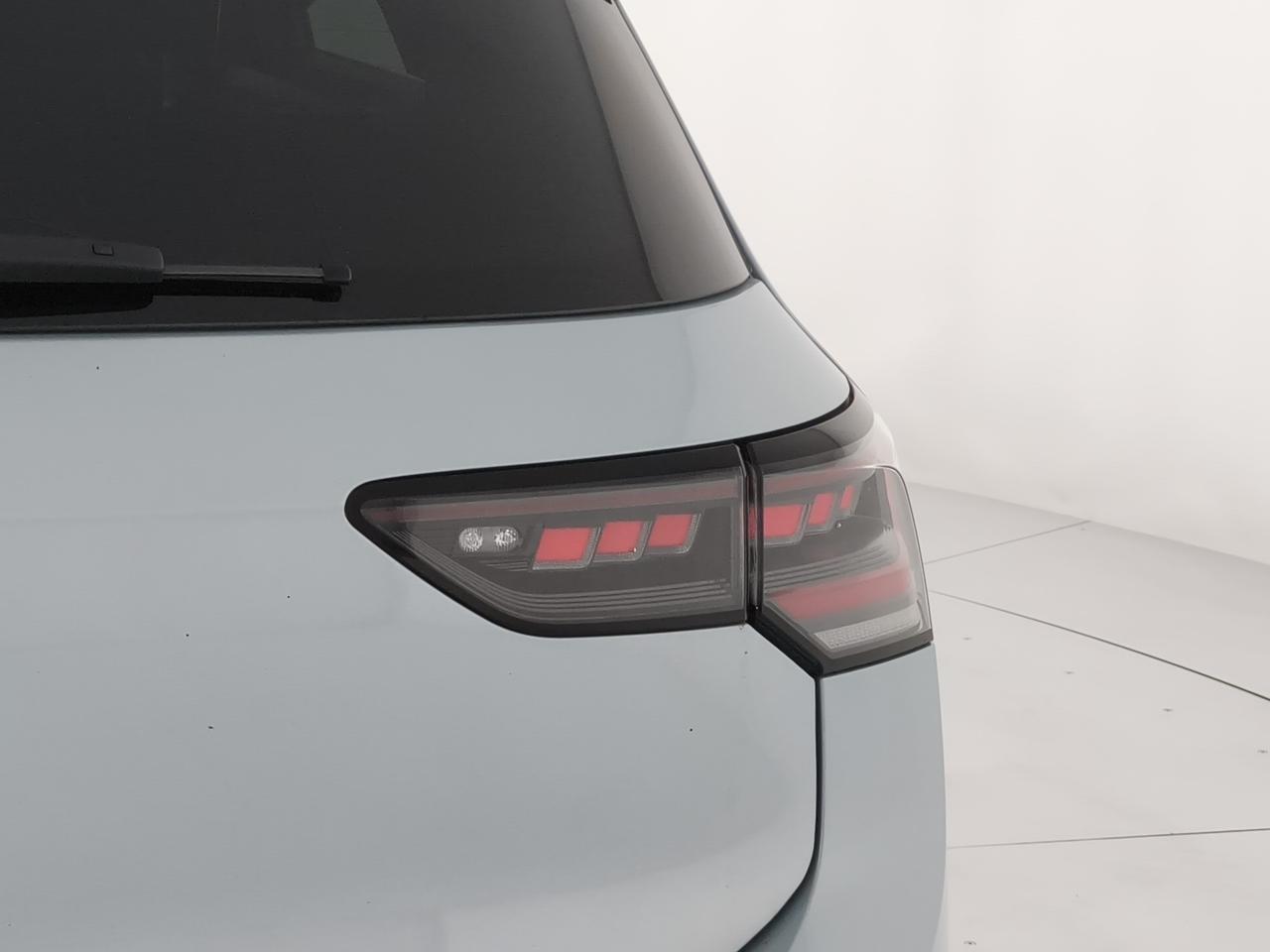 Volkswagen Golf 2.0 tdi R-Line 150cv