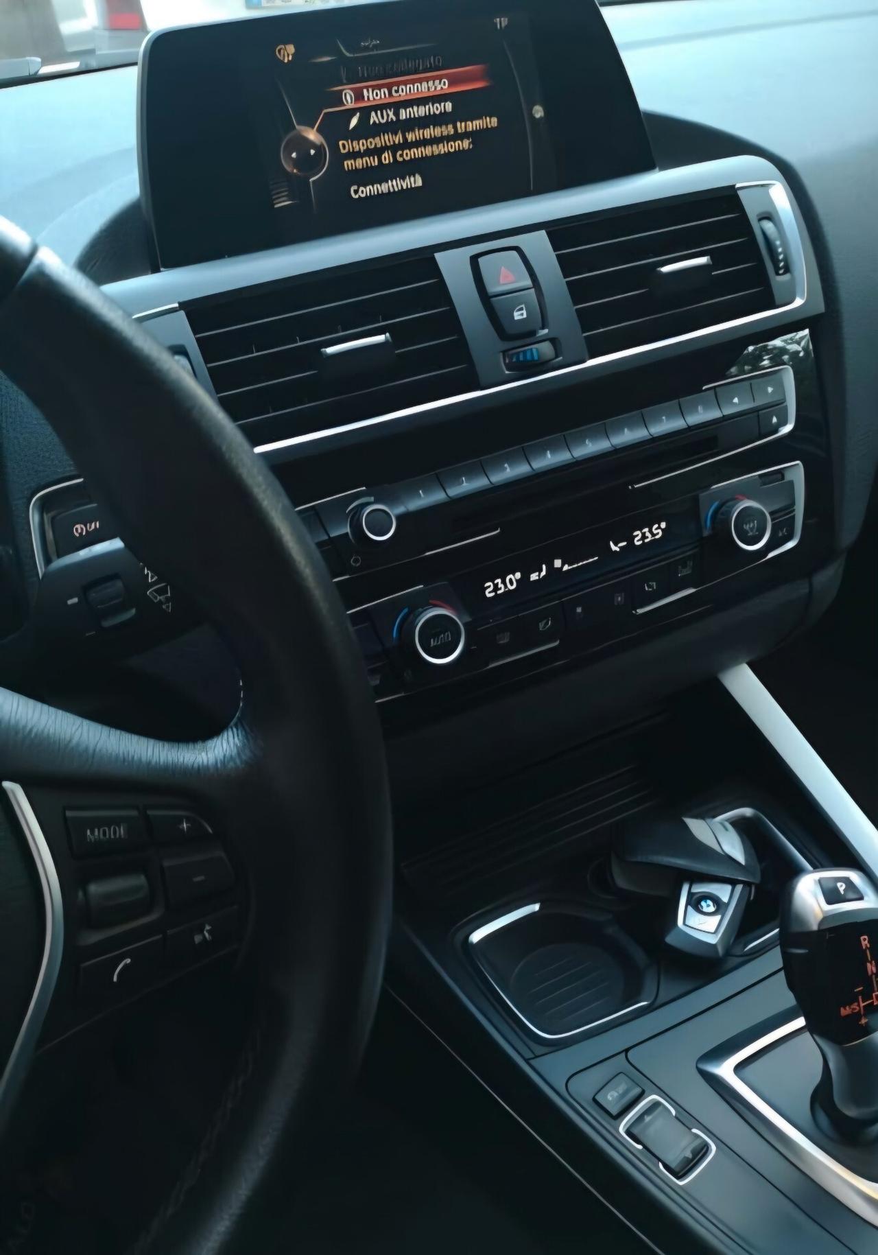 Bmw 116 116d 5p. Urban