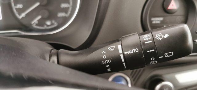 TOYOTA Yaris 1.5 Hybrid 5 porte Business