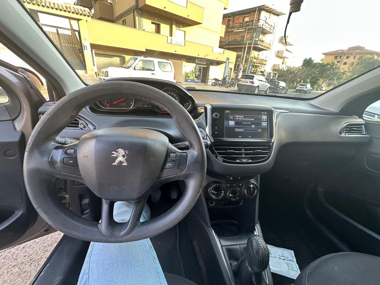 Peugeot 208 1.4 HDi 68 CV 5 porte Allure