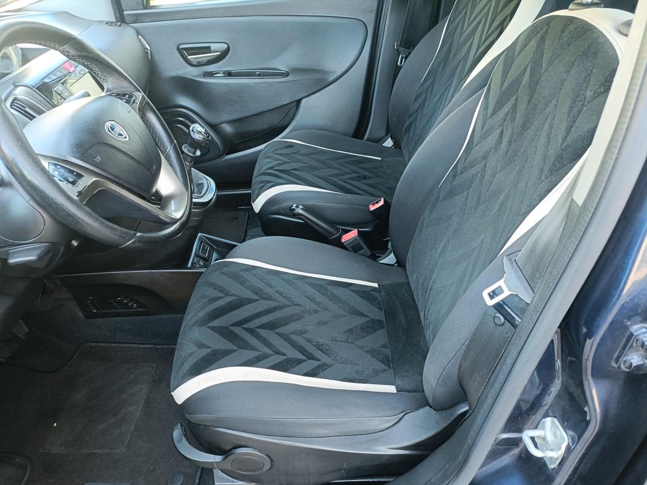 Lancia Ypsilon 1.2 69 CV 5 porte Gold