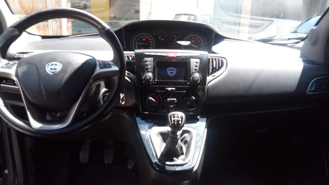 Lancia Ypsilon 1.2 69 CV 5 porte GPL Ecochic Silver