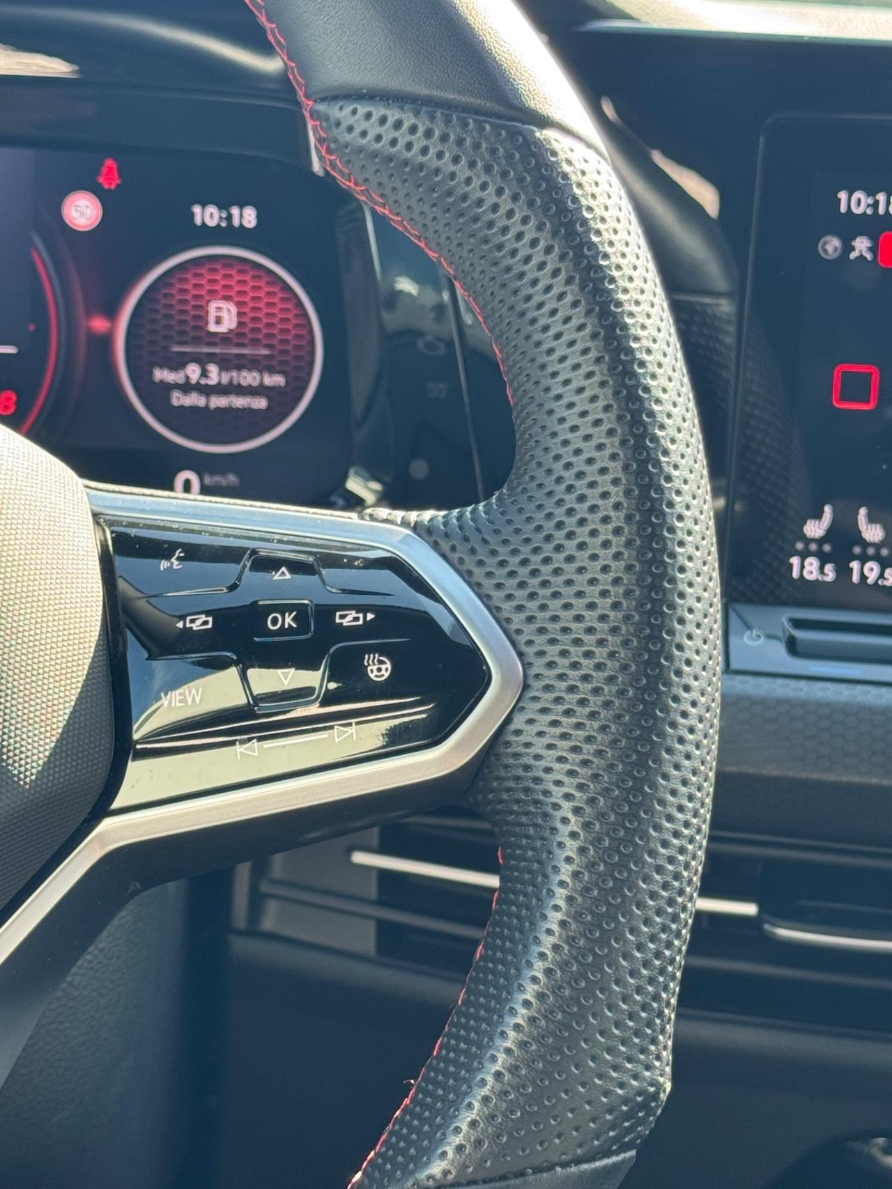 Volkswagen Golf GTI 2.0 TSI DSG