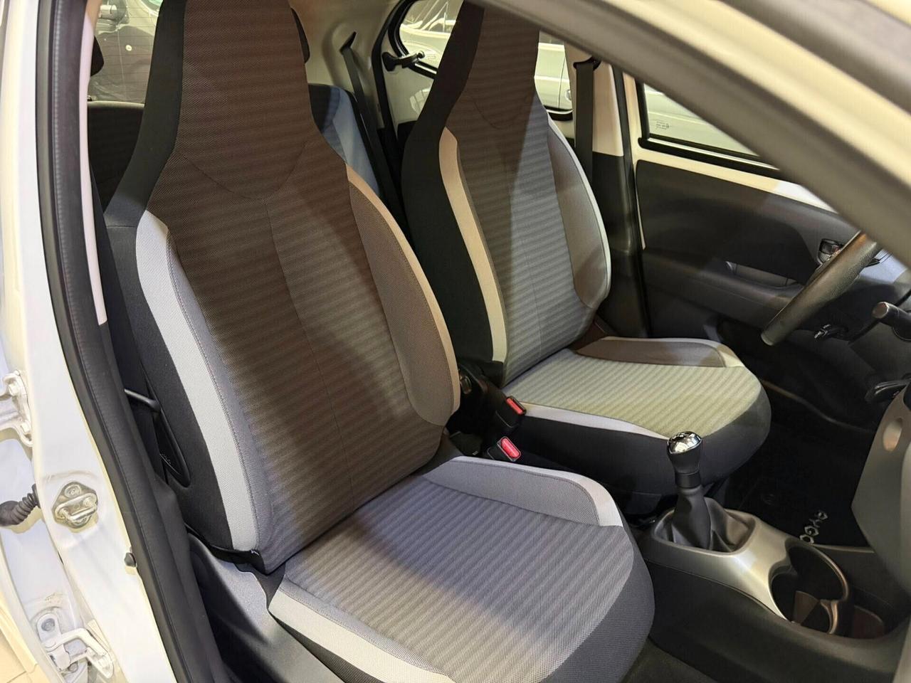 Toyota Aygo 1.0 VVT-i 72 CV 5 porte x-cite