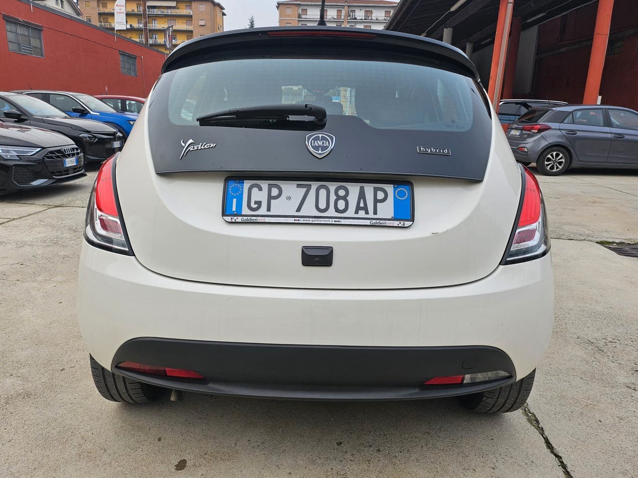 Lancia Ypsilon 1.0 FireFly 5 porte S&S Hybrid Silver