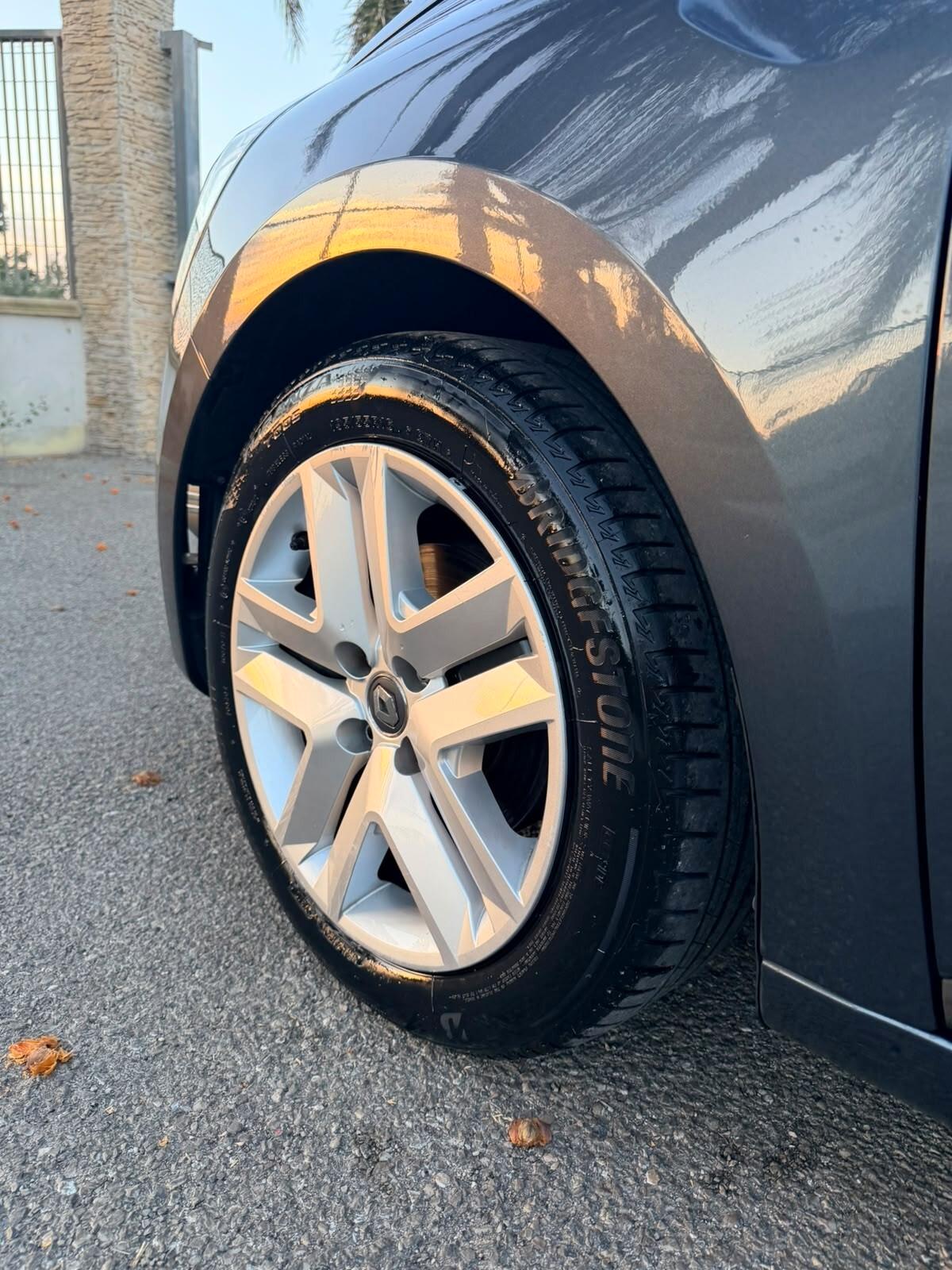 Renault Clio Blue dCi 100 CV 5 porte Evolution Navi/Led