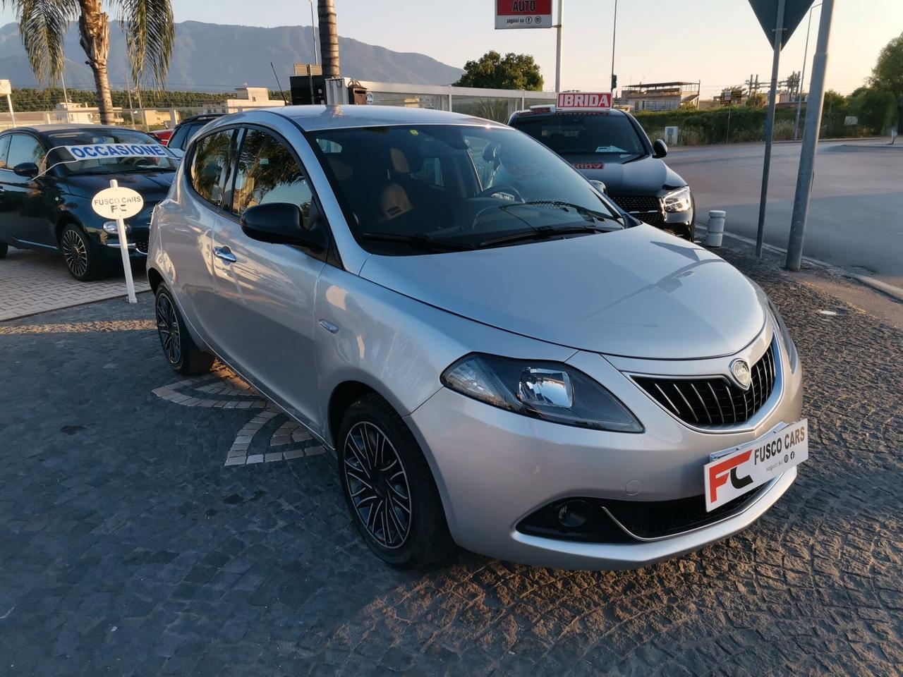 Lancia Ypsilon 1.2 69 CV 5 p. GPL Ecochic Gold