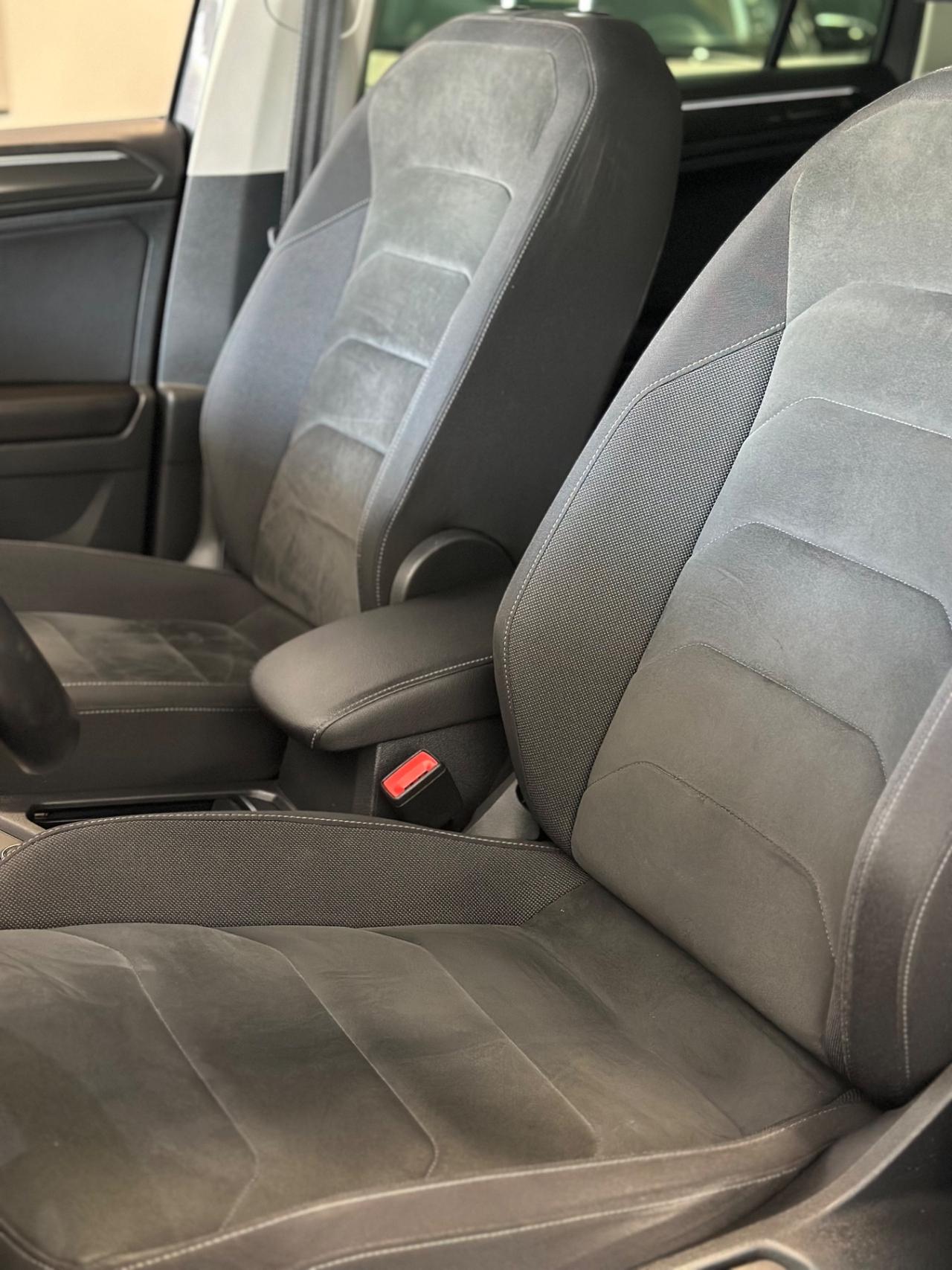 Volkswagen Tiguan 2.0 TDI SCR DSG 4MOTION R-LINE