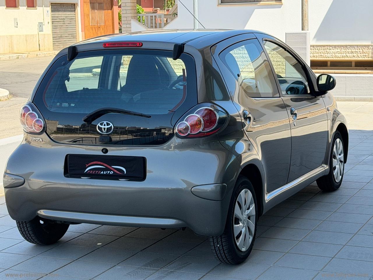 TOYOTA Aygo 1.0 12V VVT-i 5p. Active Connect