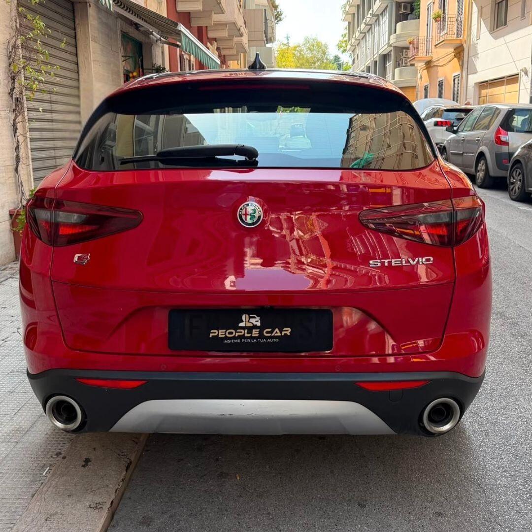 Alfa Romeo Stelvio 2.2 - 180 CV