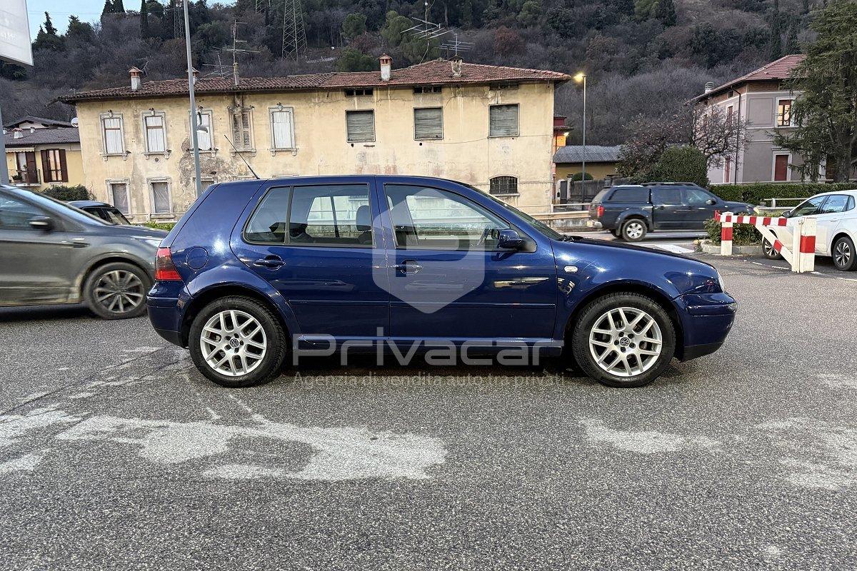 VOLKSWAGEN Golf 1.6 16V cat 5 porte Highline