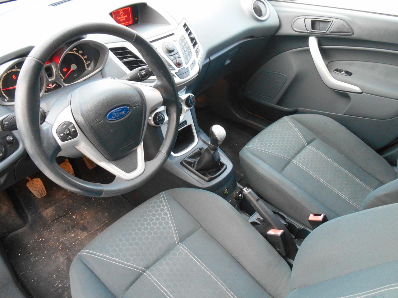 Ford Fiesta 1.4 5 porte Bz.- GPL Titanium ok Neopatentati