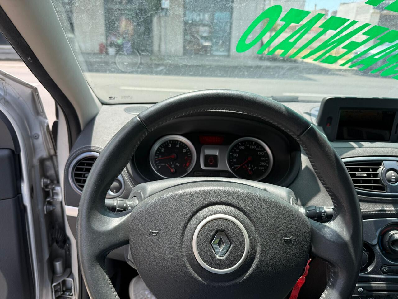 Renault Clio 1.2 16V 5 porte 20th Anniversario - Anno 12/2010 - Neopatentato