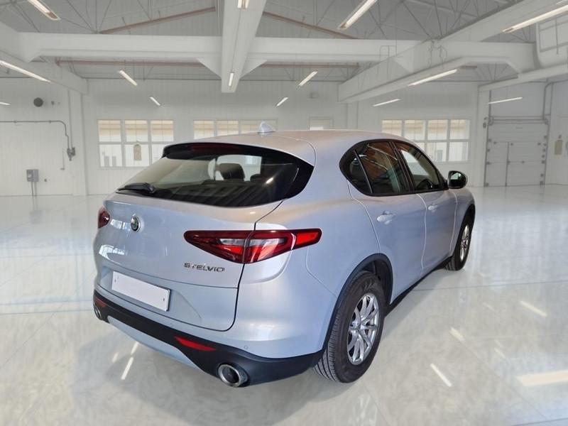ALFA ROMEO STELVIO 2.2 TURBO DIESEL 190 CV BUSINESS AT8 Q4 SUV