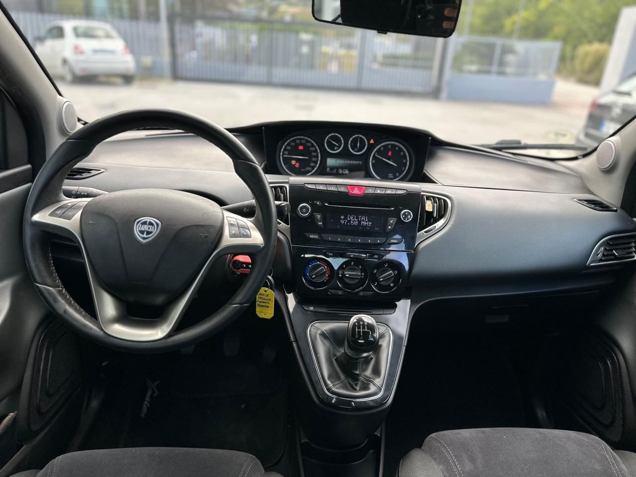 Lancia Ypsilon 0.9 TwinAir 85 CV 5 porte Metano Ecochic Elle
