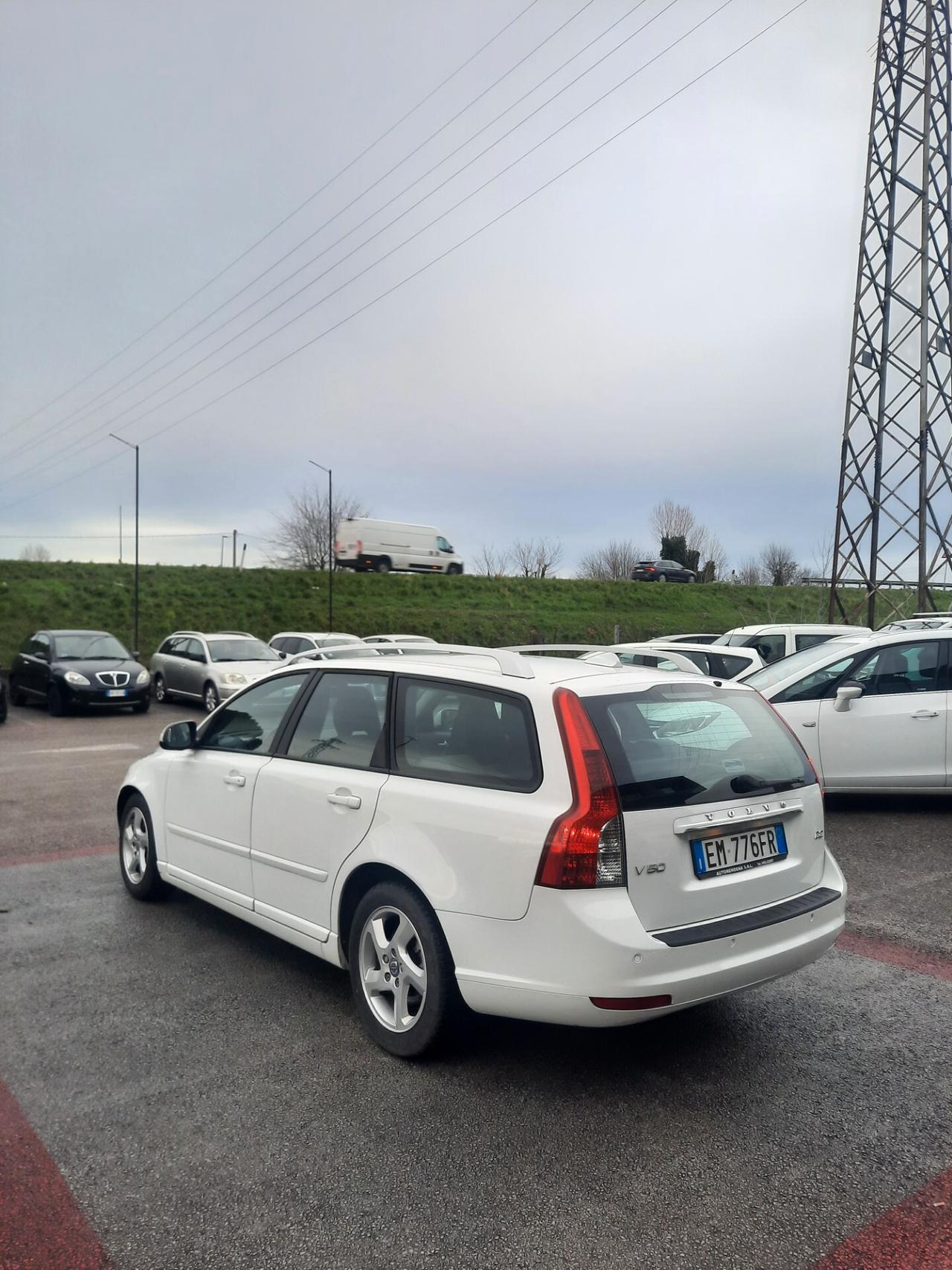 Volvo V50 D2 R-design