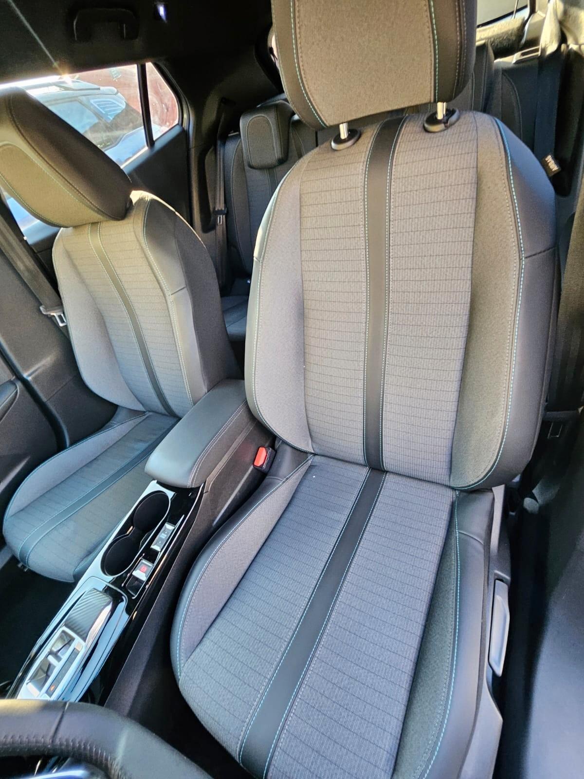 Peugeot 2008 PureTech 130 S&S EAT8 Allure Pack