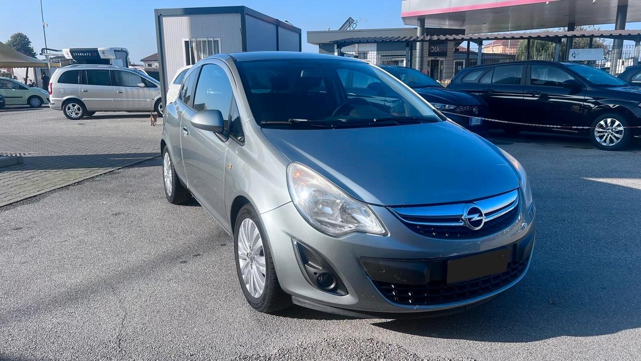 Opel Corsa 1.2 3 porte Club