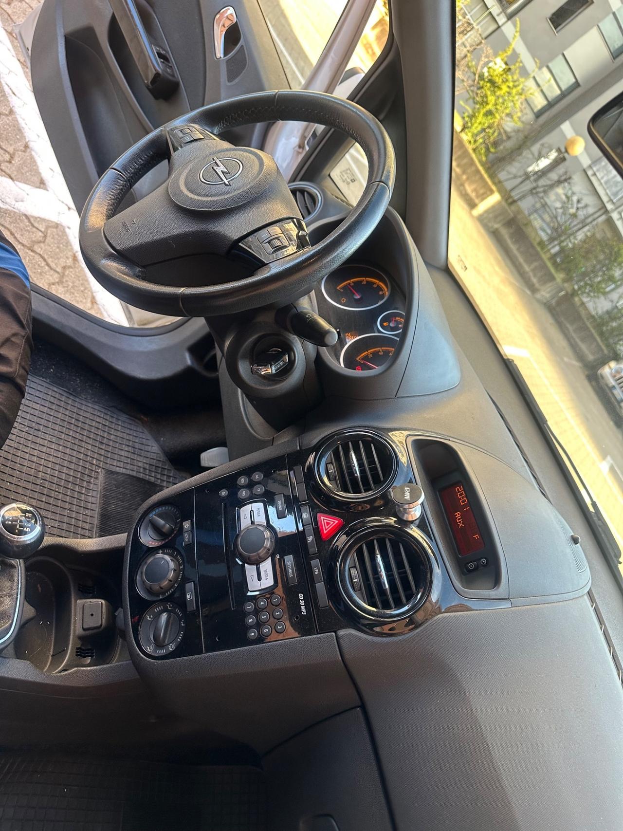 Opel Corsa 1.2 85CV 5 porte GPL-TECH Edition