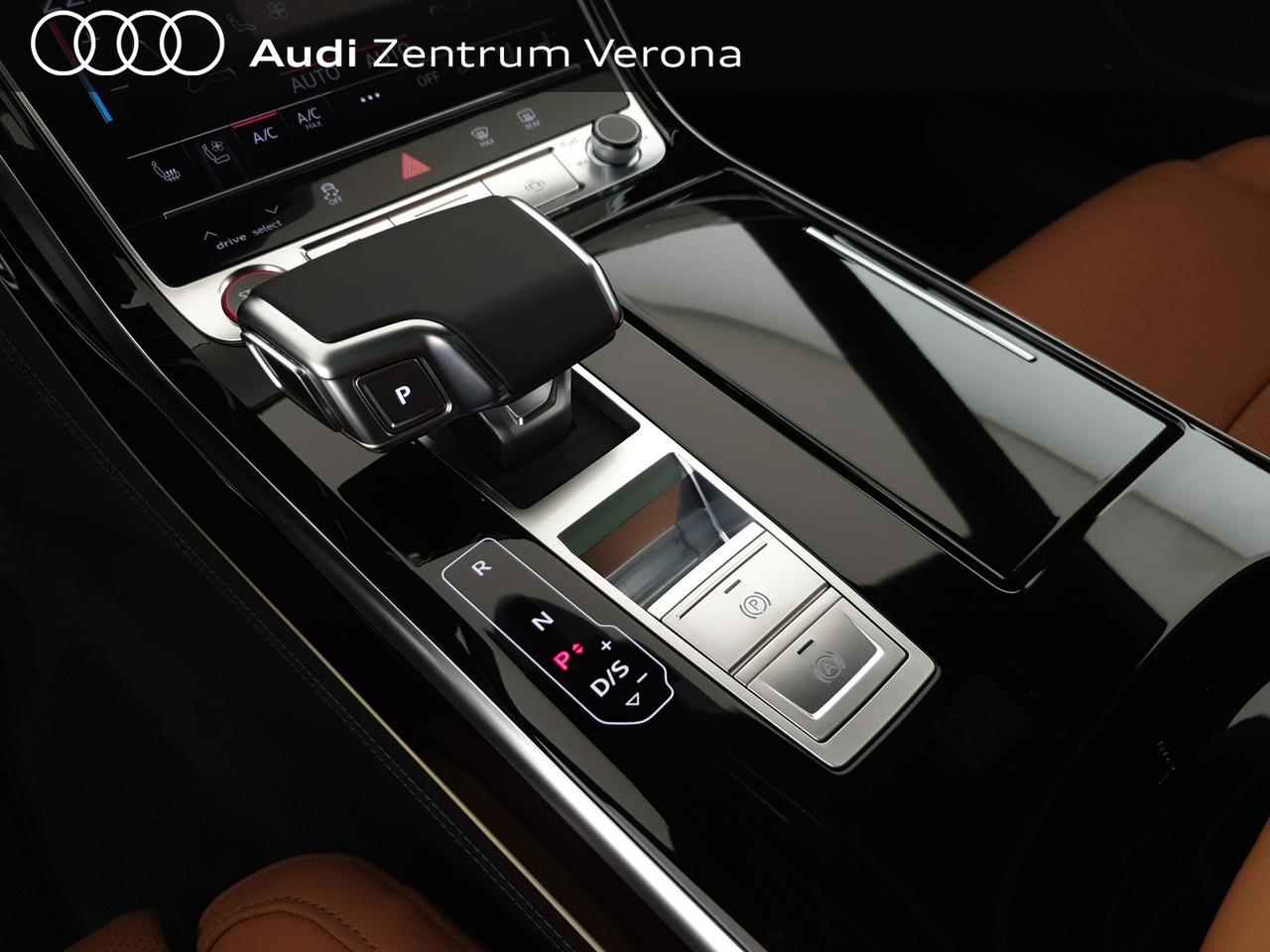4.0TFSI 571CV quattro tiptronic Sport Attitude